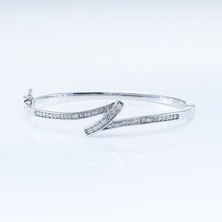 18ct White Gold Diamond Set Crossover Hinged Bangle 0.6ct