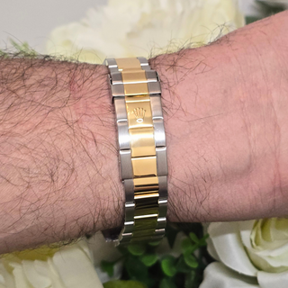 Rolex Submariner 16613 "Bluesy" Wristwatch - 40mm - Automatic - Blue Dial (2009) - Men's- Full Set