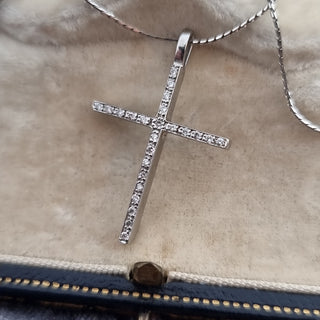 18ct White Gold Diamond Set Cross Pendant Necklace