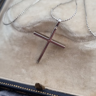 18ct White Gold Diamond Set Cross Pendant Necklace