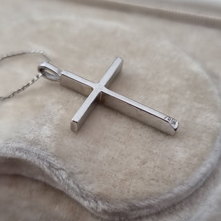 18ct White Gold Diamond Set Cross Pendant Necklace