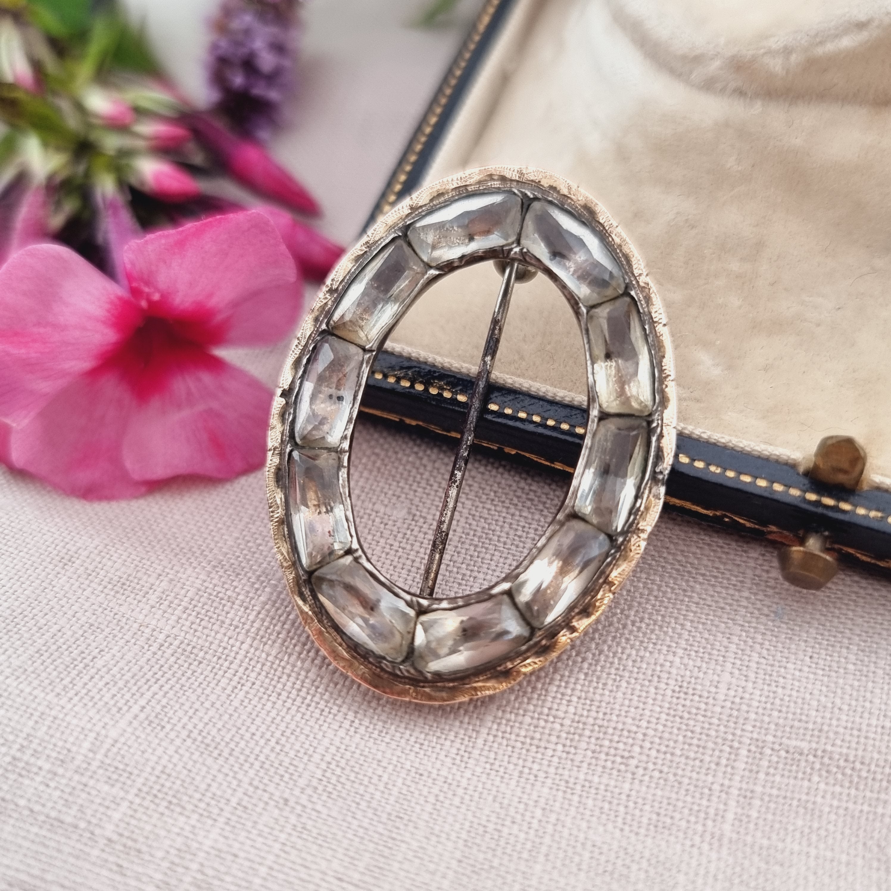 Oval brooch clearance