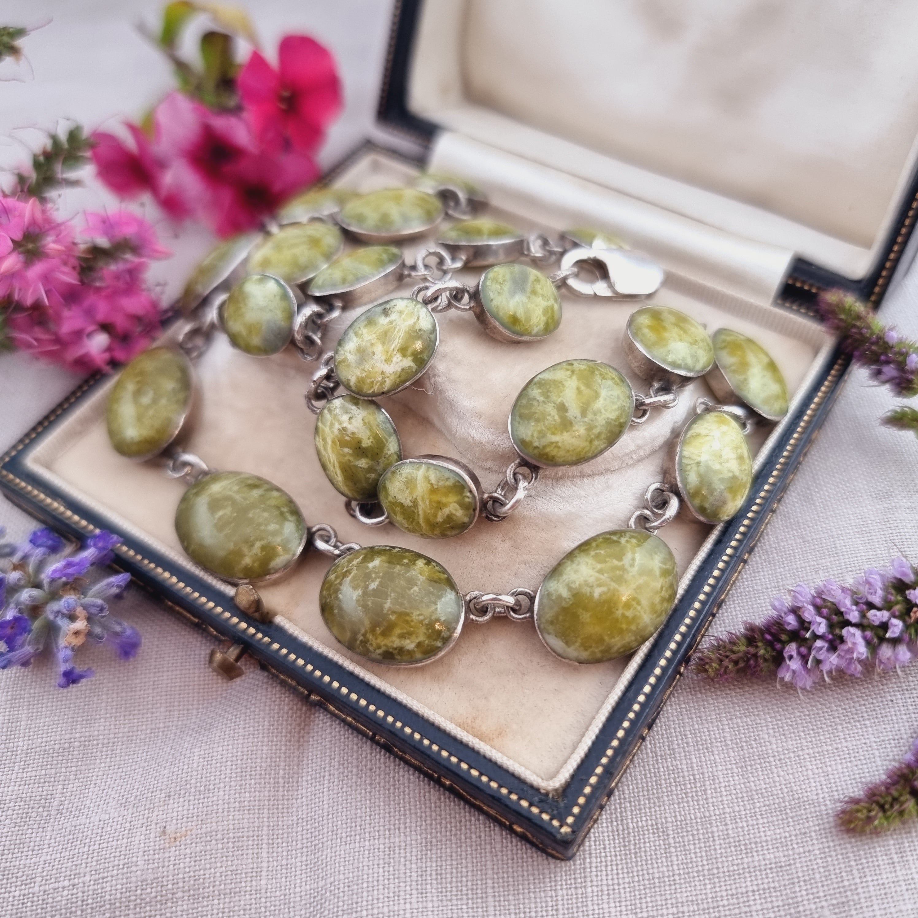 Vintage Sterling Silver Cabochon Serpentine Collar Necklace