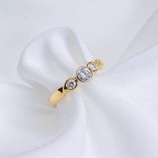 Vintage 18ct Yellow Gold Diamond Bespoke Style Trilogy Ring