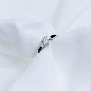 Dainty Platinum 0.1ct Diamond Solitaire Ring