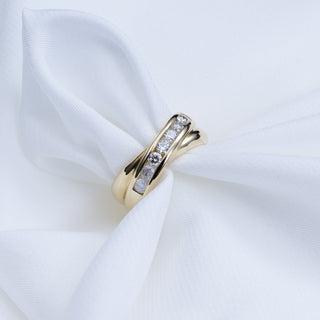 18ct Yellow Gold 0.5ct Diamond Crossover Band Half Eternity Ring