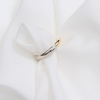18ct White And Yellow Gold Tension Set Diamond Solitaire/Wedding Ring