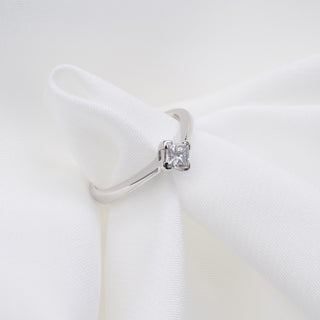 18ct White Gold 0.32ct GIA Certified F vvs2 Natural Princess Cut Diamond Solitaire Ring
