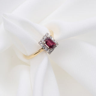 Vintage 18ct Yellow Gold Diamond And Garnet Cluster Ring