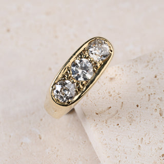 18ct Yellow Gold 1.8ct Diamond Unisex Trilogy Ring