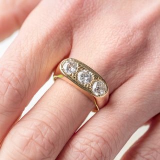 18ct Yellow Gold 1.8ct Diamond Unisex Trilogy Ring