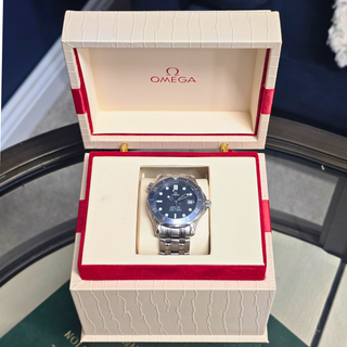 Omega Seamaster Professional 300M Quartz - Blue Dial Diver - Steel Bracelet