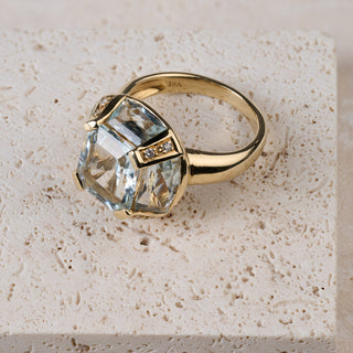 18ct Yellow Gold Aquamarine 3D Five Stone Interlocking Dress Ring
