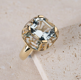 18ct Yellow Gold Aquamarine 3D Five Stone Interlocking Dress Ring