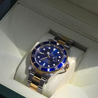 Rolex Submariner 16613 "Bluesy" Wristwatch - 40mm - Automatic - Blue Dial (2009) - Men's- Full Set