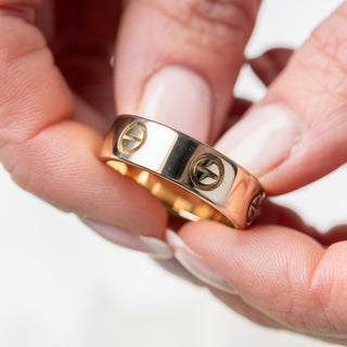 9ct Yellow Gold Unisex Designer Style Band Love Ring