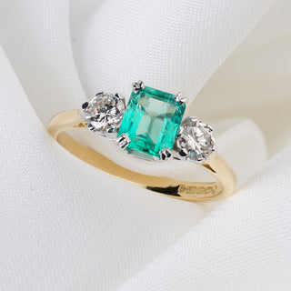 18ct Yellow Gold 1.05ct Colombian Emerald Diamond Trilogy Ring Certified
