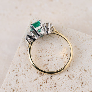 18ct Yellow Gold 1.05ct Colombian Emerald Diamond Trilogy Ring Certified
