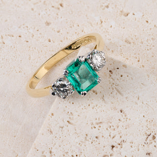 18ct Yellow Gold 1.05ct Colombian Emerald Diamond Trilogy Ring Certified