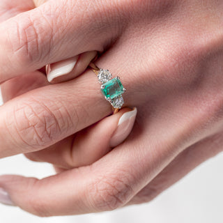 18ct Yellow Gold 1.05ct Colombian Emerald Diamond Trilogy Ring Certified