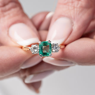 18ct Yellow Gold 1.05ct Colombian Emerald Diamond Trilogy Ring Certified