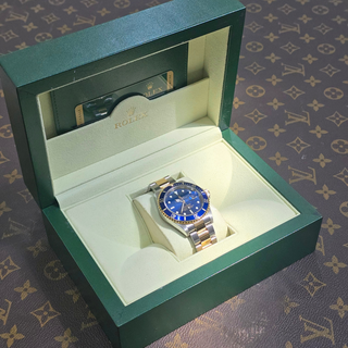 Rolex Submariner 16613 "Bluesy" Wristwatch - 40mm - Automatic - Blue Dial (2009) - Men's- Full Set