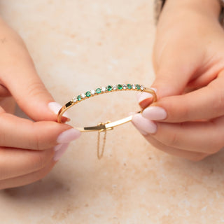 18ct Yellow Gold Emerald & 0.75ct Diamond Bangle Bracelet
