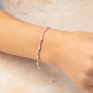 18ct White Gold Fancy Link 1.5ct Diamond Line Tennis Bracelet