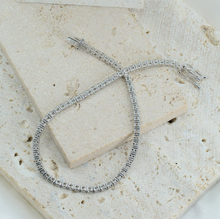 18ct White Gold 2.28ct Diamond Line Tennis Bracelet - 7"