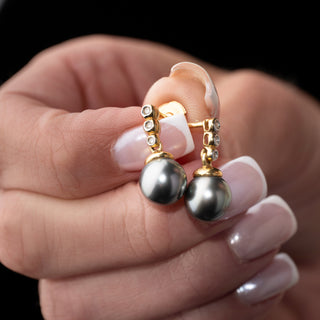 18ct Yellow Gold Diamond & Tahitian Pearl Drop Earrings – 9mm Pearls – 5g