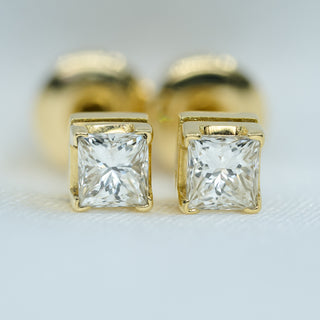 18ct Yellow Gold Princess Cut Diamond Stud Earrings – 0.50ct Total