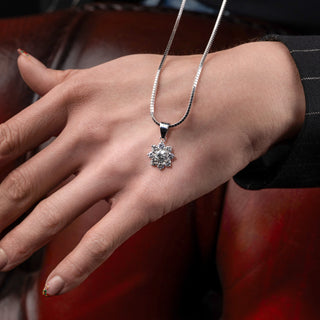 18ct White Gold 1.40ct VS Diamond Daisy Cluster Pendant Square Snake Chain Necklace