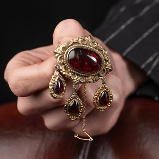Victorian 15ct Yellow Gold Cabochon Garnet Brooch – Circa 1850s