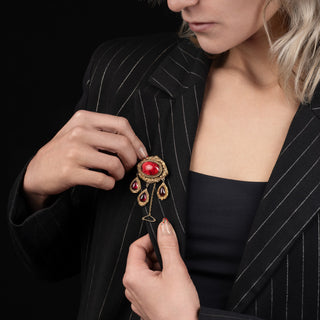Victorian 15ct Yellow Gold Cabochon Garnet Brooch – Circa 1850s