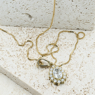 18ct Yellow Gold 0.65ct Pear-Cut Natural Diamond Cluster Pendant & 18-Inch Chain – 3.4g