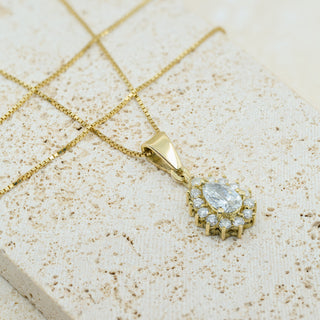 18ct Yellow Gold 0.65ct Pear-Cut Natural Diamond Cluster Pendant & 18-Inch Chain – 3.4g