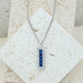 18ct White Gold 0.50ct Sapphire & Diamond Art Deco-Style Pendant Necklace – 18–20 Inch – 6.3g