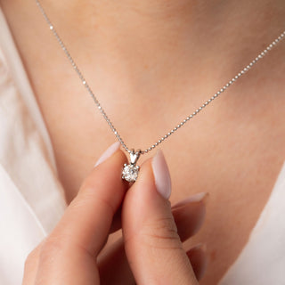 18ct White Gold 0.6ct Diamond Pendant Necklace