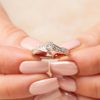 Platinum 0.33ct Diamond Cross Over Band Ring