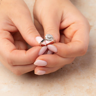 18ct White Gold 0.75ct Diamond Daisy Cluster Ring