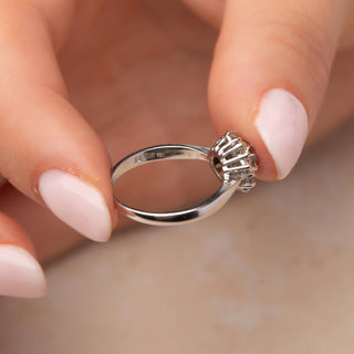 18ct White Gold 0.75ct Diamond Daisy Cluster Ring