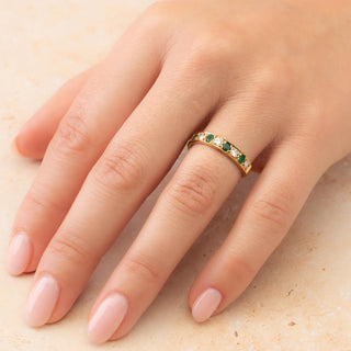 18ct Yellow Gold Diamond Emerald Band Ring