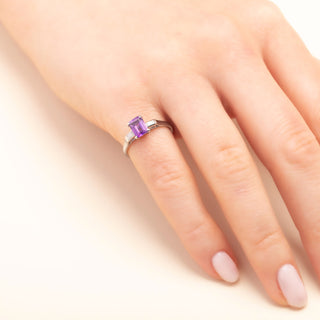 Art Deco 18ct White Gold 1ct Emerald Cut Amethyst & Diamond Ring
