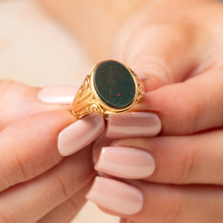 Antique 18ct Yellow Gold Bloodstone Signet Ring