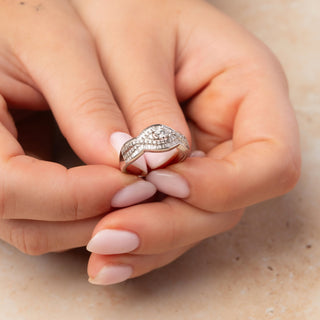 18ct White Gold 0.75t Diamond Wave Set Cluster Ring