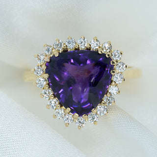 18ct Yellow Gold Diamond And Cabochon Amethyst Cluster Ring