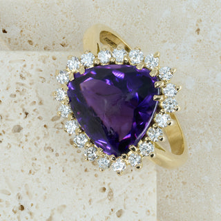 18ct Yellow Gold Diamond And Cabochon Amethyst Cluster Ring