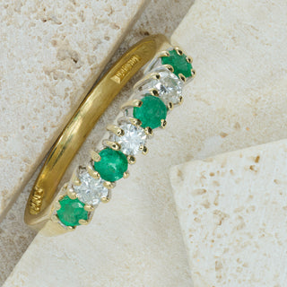 18ct Yellow Gold Diamond & Emerald Half Eternity Ring – 0.40ct Total – Size O