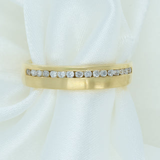 18ct Yellow Gold Diamond Wedding Band – 0.20ct – Channel Set – Court Fit Wedding Band