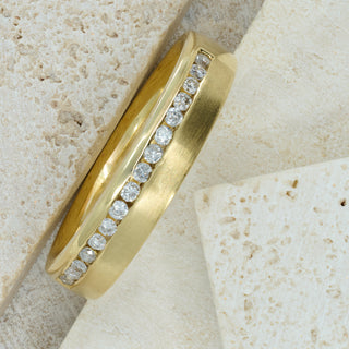 18ct Yellow Gold Diamond Wedding Band – 0.20ct – Channel Set – Court Fit Wedding Band